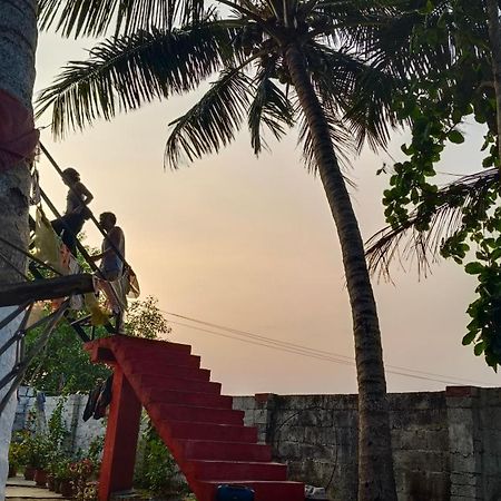 Funky Art Beach House Alappuzha Ngoại thất bức ảnh