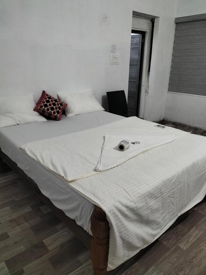 Funky Art Beach House Alappuzha Ngoại thất bức ảnh