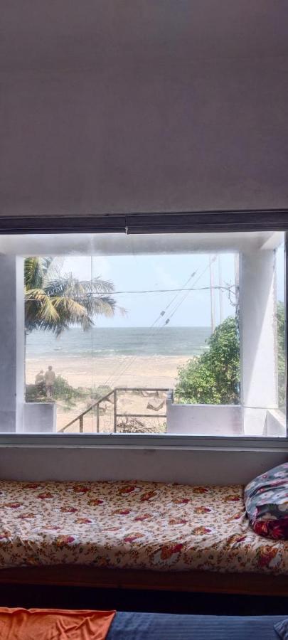 Funky Art Beach House Alappuzha Ngoại thất bức ảnh