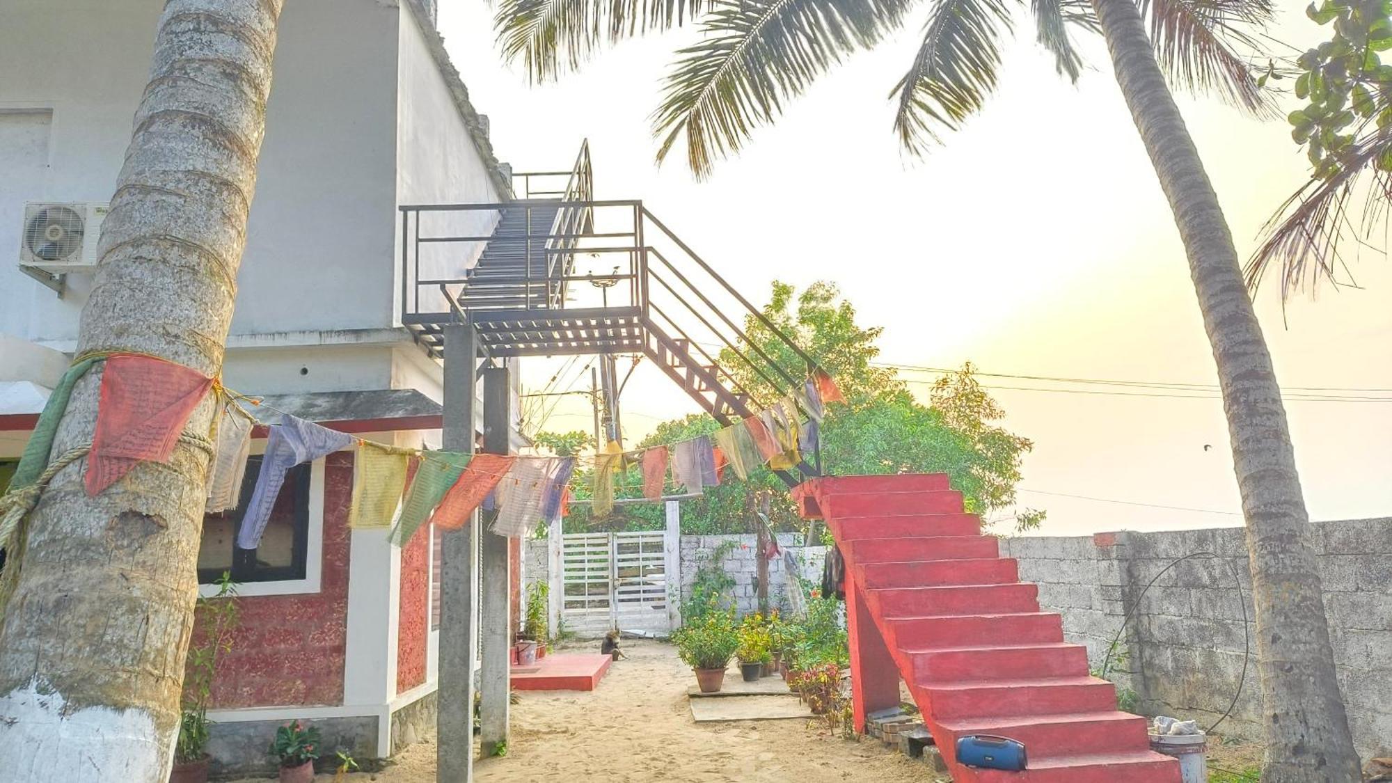 Funky Art Beach House Alappuzha Ngoại thất bức ảnh