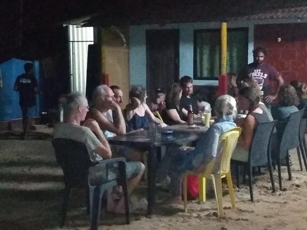Funky Art Beach House Alappuzha Ngoại thất bức ảnh