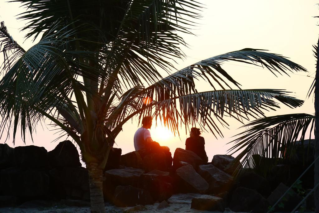 Funky Art Beach House Alappuzha Ngoại thất bức ảnh