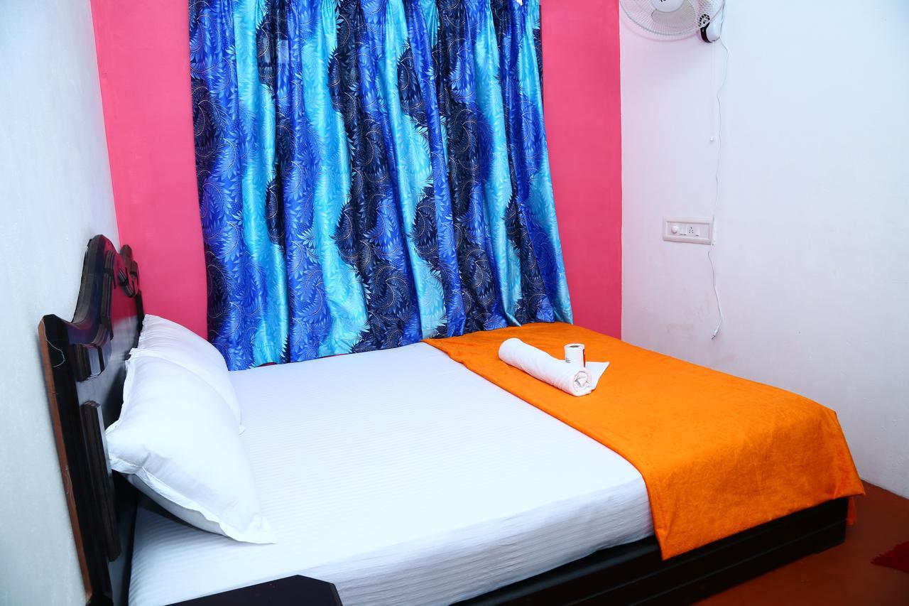 Funky Art Beach House Alappuzha Ngoại thất bức ảnh