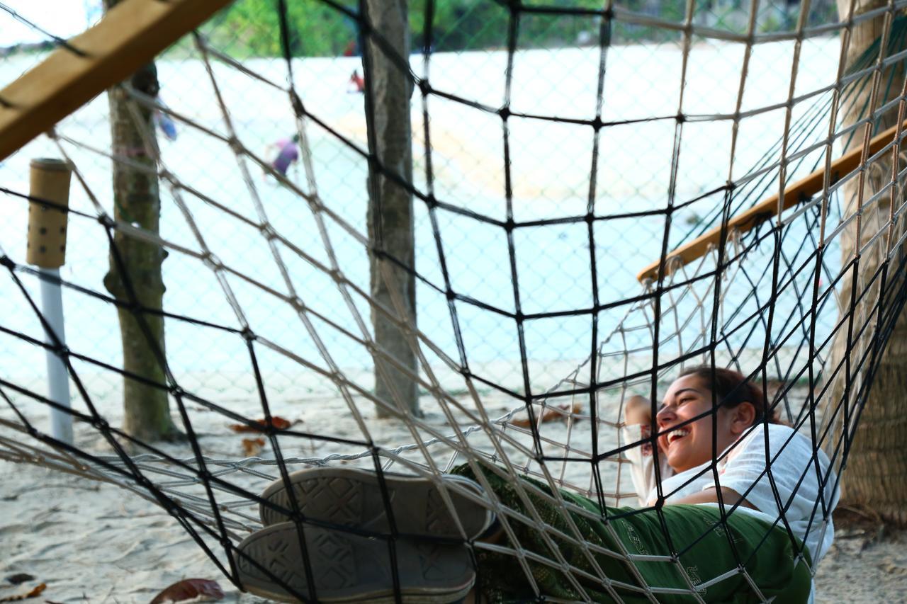 Funky Art Beach House Alappuzha Ngoại thất bức ảnh