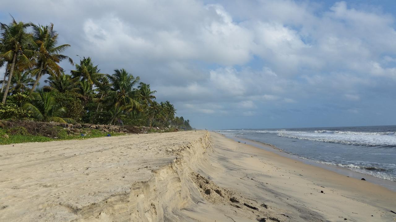 Funky Art Beach House Alappuzha Ngoại thất bức ảnh